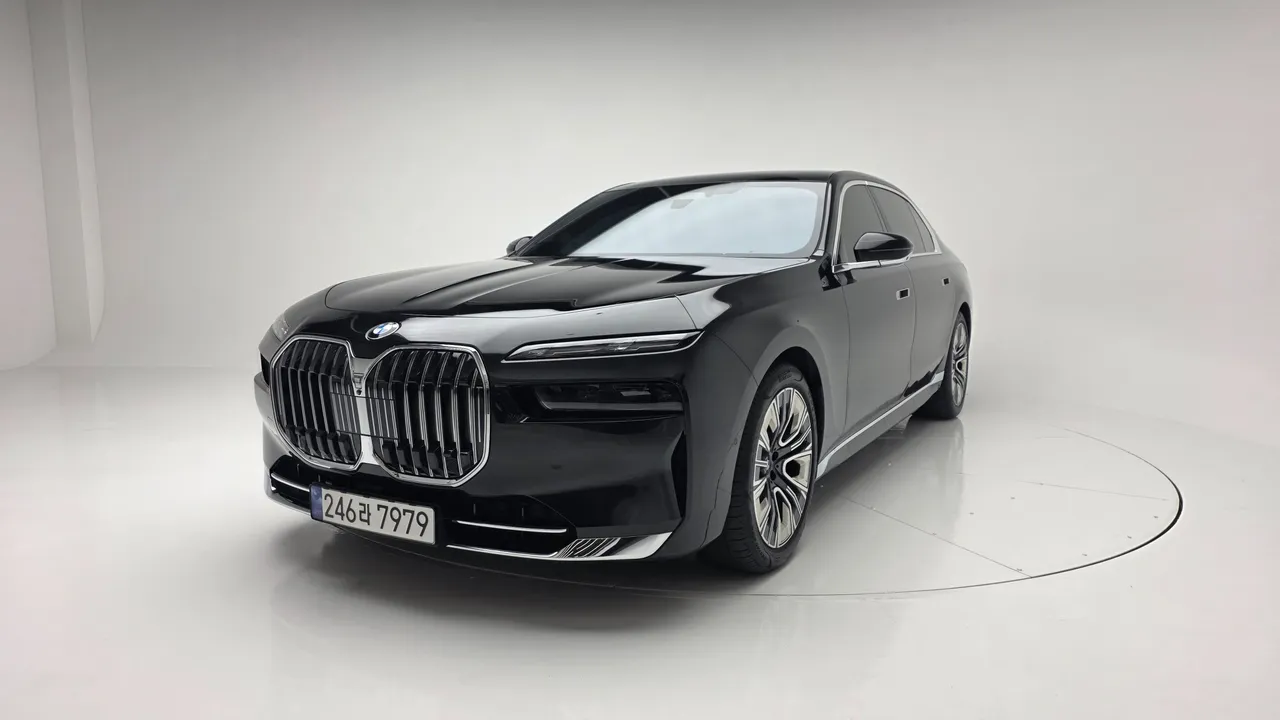 2023 BMW 7-Series 740i sDrive Design Pure Excellence