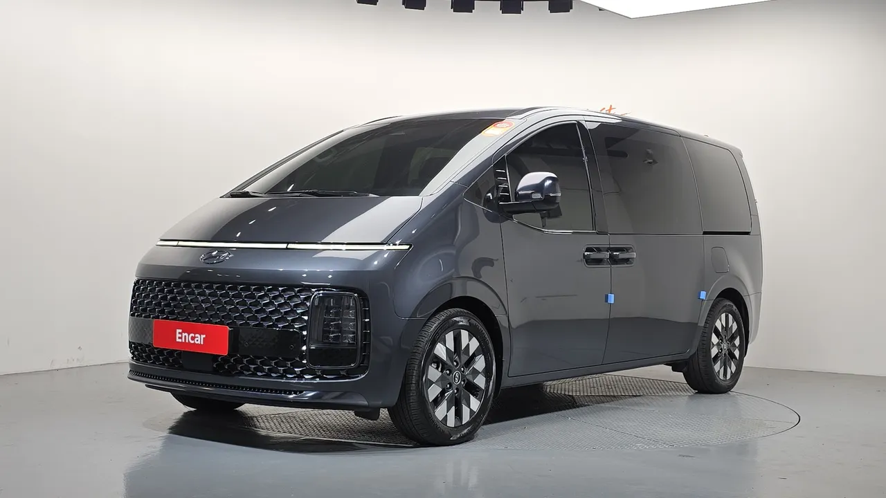 2022 Hyundai Staria L3.5 Lounge 9-Seater