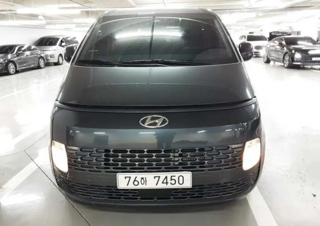2022 Hyundai Staria Tourer 11-Seater