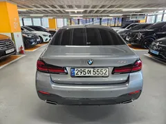 2023 BMW 5-Series 520i M Sport — фото 5
