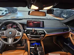 2023 BMW 5-Series 520i M Sport — фото 18