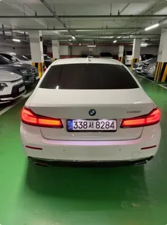 2022 BMW 5-Series 520i Luxury — фото 2