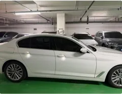 2022 BMW 5-Series 520i Luxury — фото 4