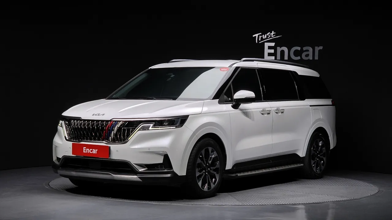 2023 Kia Carnival Diesel 7-Seater Outdoor