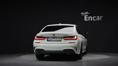 2022 BMW 3-Series 320d xDrive M Sport — фото 4