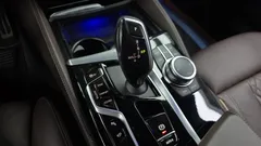 2022 BMW 5-Series M550i xDrive — фото 9