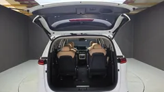 2022 Kia Carnival Diesel 9-Seater Signature — фото 19