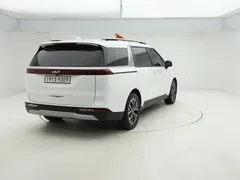 2023 Kia Carnival Diesel 9-Seater Prestige — фото 4