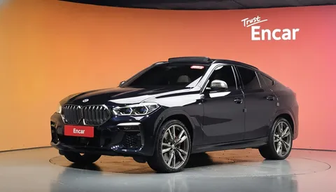 2022 BMW X6 M50i