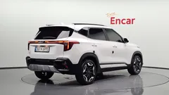2023 Kia Seltos Gasoline 1.6 Turbo 2WD, белый — фото 2