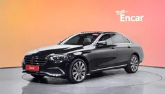 2023 Mercedes-Benz E-Class E350 4MATIC Exclusive, чёрный — фото 1