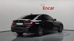 2022 BMW 3-Series 320i M Sport — фото 2