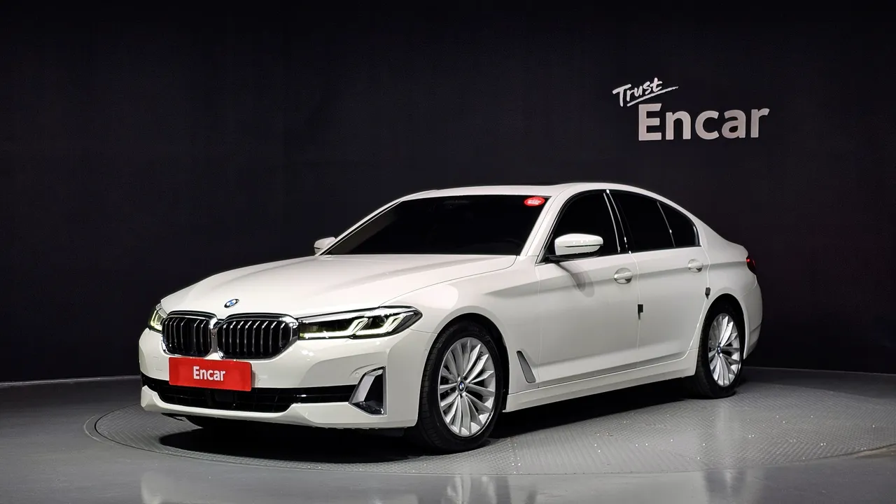 2023 BMW 5-Series 520i Luxury