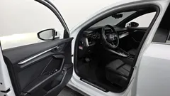 2023 Audi A3 40 TFSI Premium, белый — фото 10