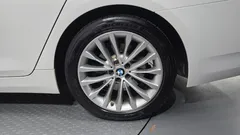 2022 BMW 5-Series 520i Luxury — фото 5
