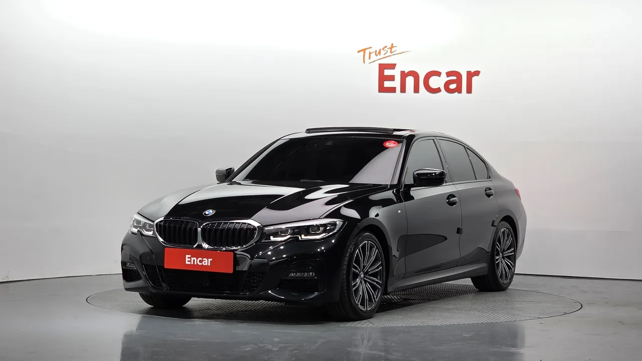2022 BMW 3-Series 320i M Sport