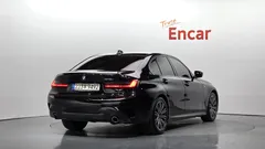 2022 BMW 3-Series 320i M Sport — фото 2