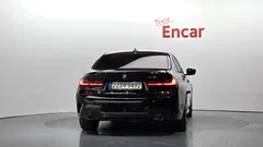 2022 BMW 3-Series 320i M Sport — фото 4