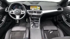 2022 BMW 3-Series 320i M Sport — фото 14