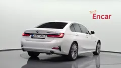 2022 BMW 3-Series 330e Luxury — фото 2