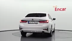 2022 BMW 3-Series 330e Luxury — фото 4