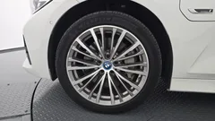 2022 BMW 3-Series 330e Luxury — фото 5