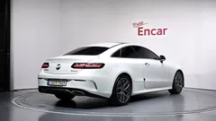 2023 Mercedes-Benz E-Class E300d 4MATIC Coupe, белый — фото 2