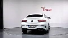 2023 Mercedes-Benz E-Class E300d 4MATIC Coupe, белый — фото 4