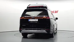 2023 Kia Carnival Gasoline 9-Seater Hi-Limousine — фото 4