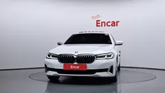 2022 BMW 5-Series 520i Luxury — фото 3