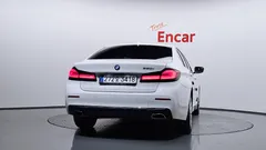 2022 BMW 5-Series 520i Luxury — фото 4