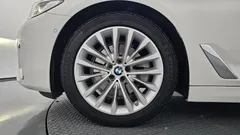 2022 BMW 5-Series 520i Luxury — фото 5