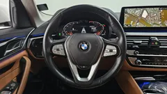 2022 BMW 5-Series 520i Luxury — фото 13