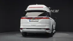 2023 Kia Carnival Diesel 9-Seater Hi-Limousine, белый — фото 4