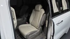 2023 Kia Carnival Diesel 9-Seater Hi-Limousine, белый — фото 11