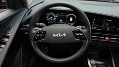 2022 Kia Niro Signature, синий — фото 12