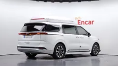 2023 Kia Carnival Diesel 9-Seater Hi-Limousine — фото 2