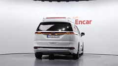 2023 Kia Carnival Diesel 9-Seater Hi-Limousine — фото 4