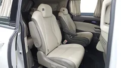 2023 Kia Carnival Diesel 9-Seater Hi-Limousine — фото 11