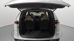 2023 Kia Carnival Diesel 9-Seater Hi-Limousine — фото 16