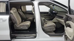 2023 Kia Carnival Diesel 9-Seater Hi-Limousine — фото 19