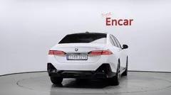 2024 BMW 5-Series 520i M Sport — фото 4