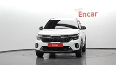 2023 Kia Seltos Gasoline 1.6 Turbo 2WD, белый — фото 3