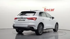 2022 Audi Q3 35 TDI Premium — фото 2