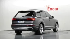 2022 Audi Q7 45 TDI Quattro — фото 2