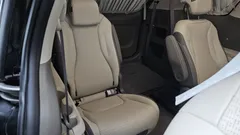 2023 Kia Carnival Gasoline 9-Seater Hi-Limousine, чёрный — фото 11