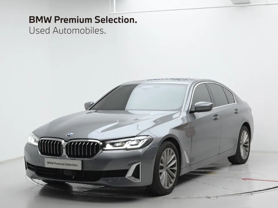 2023 BMW 5-Series 520i Luxury