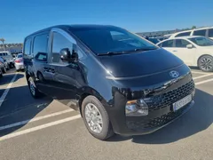 2023 Hyundai Staria Cargo 3-Seater, серо-серебристый — фото 2
