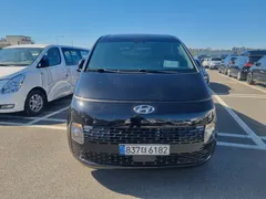 2023 Hyundai Staria Cargo 3-Seater, серо-серебристый — фото 3