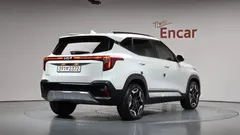 2023 Kia Seltos Gasoline 1.6 Turbo 2WD, белый — фото 2
